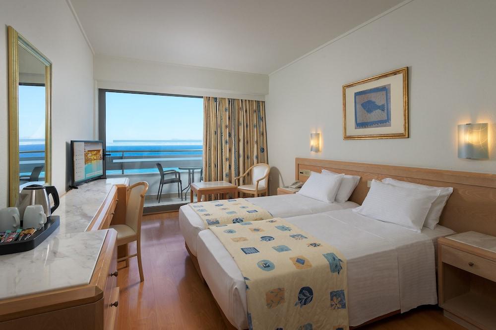 Oceanis Beach Hotel إكْسِيا المظهر الخارجي الصورة