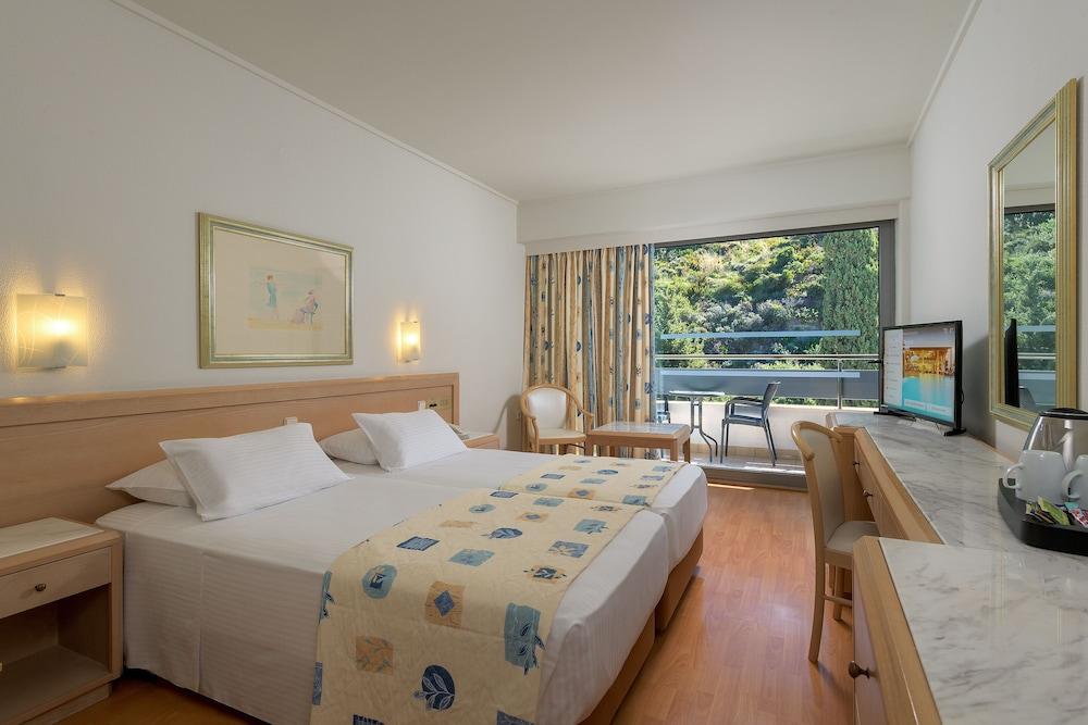 Oceanis Beach Hotel إكْسِيا المظهر الخارجي الصورة